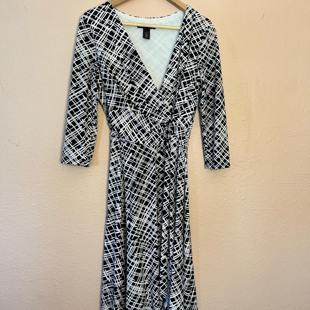 White House Black Market Black and White Wrap Dress